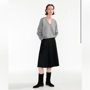 Nothing written 14TH / Erin wool v-neck pullover (Gray)